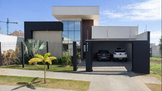 Foto 1 de 15: Casa em leilão em Maringá - PR, bairro Jardim São Conrado — Casa 250 m² - Jardim São Conrado - Maringá - PR