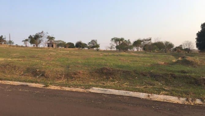 Foto 12 de 21: Terreno em leilão em Pérola - PR — Terreno 700 m² (Lt. 06 - Qd. 04) - Parque Residencial Viva - Pérola - PR
