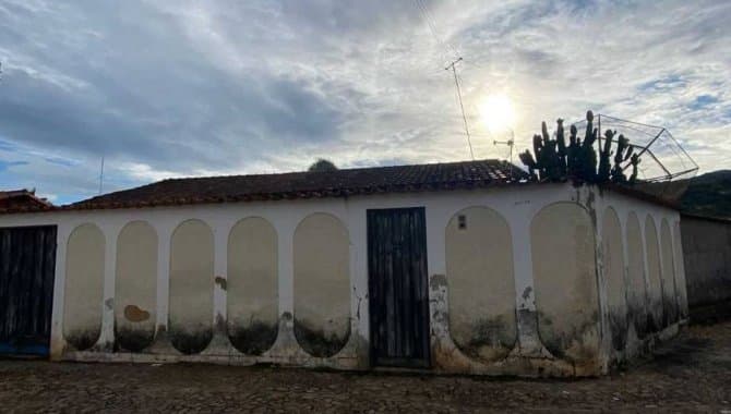 Casa em leilão em Grão Mogol - MG, bairro Centro — Casa 176 m² - Centro - Grão Mogol - MG
