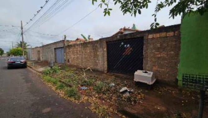 Foto 6 de 6: Casa em leilão em Uberaba - MG, bairro Pacaembu Ii — Casa 37 m² - Pacaembu II - Uberaba - MG
