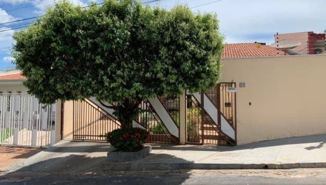 Foto 1 de 7: Casa em leilão em Cuiabá - MT, bairro Jardim Itália — Casa 239 m² - Jardim Itália - Cuiabá - MT