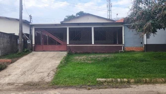 Casa em leilão em Rodrigues Alves - AC, bairro Centro — Casa 173 m² - Centro - Rodrigues Alves - AC