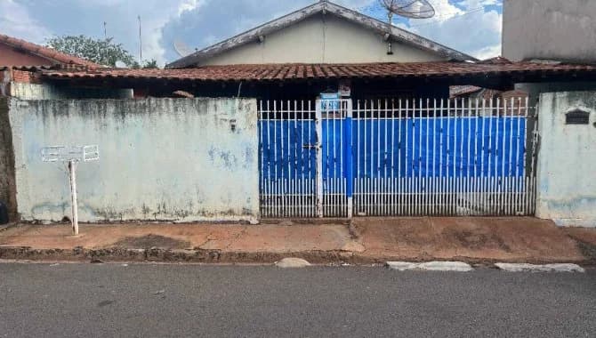 Casa em leilão em Castilho - SP, bairro Centro — Casa 104 m² - Centro - Castilho - SP