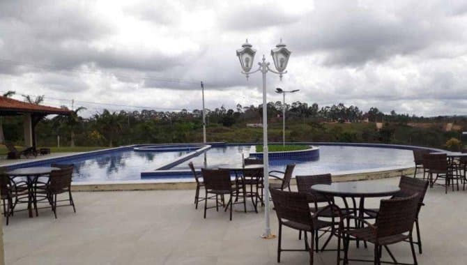 Foto 36 de 44: Casa em leilão em Chã Grande - PE, bairro Campos do Valle — Casa em Condomínio 317 m² - Campos do Valle - Chã Grande - PE