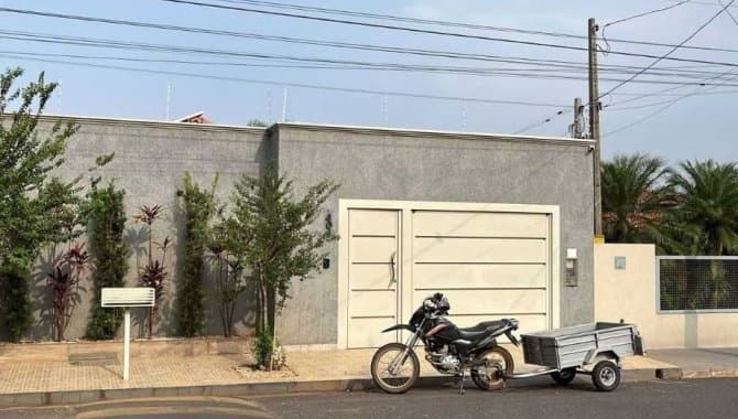Foto 6 de 11: Casa em leilão em Macaubal - SP, bairro Centro — Casa 216 m² - Centro - Macaubal - SP