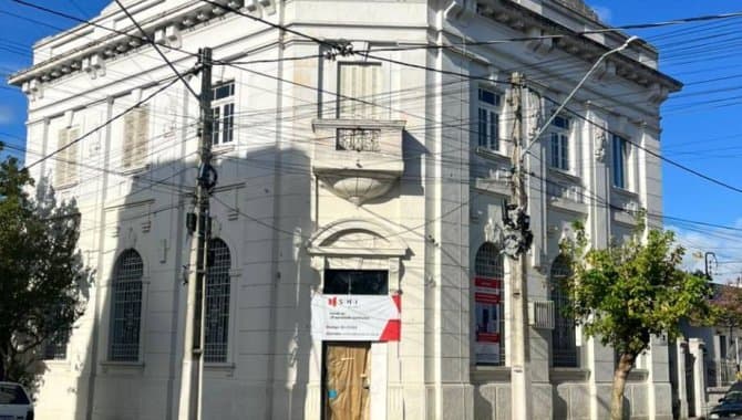 Foto 1 de 11: Comercial em leilão em Santa Vitória Do Palmar - RS, bairro Centro — Imóvel Comercial (Ex-Agência) com 585 m² - Santa Vitória do Palmar - RS