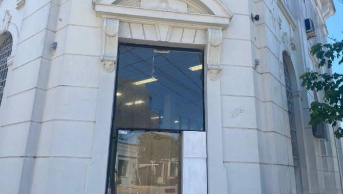 Foto 2 de 11: Comercial em leilão em Santa Vitória Do Palmar - RS, bairro Centro — Imóvel Comercial (Ex-Agência) com 585 m² - Santa Vitória do Palmar - RS