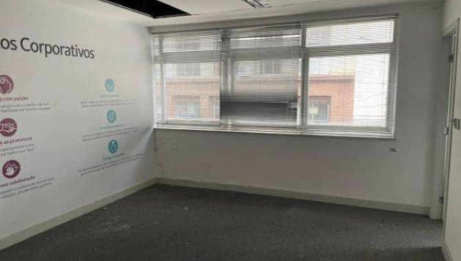 Foto 14 de 19: Comercial em leilão em Porto Alegre - RS, bairro Centro Histórico — Prédio Comercial 2.700 m² - Centro Histórico - Porto Alegre - RS