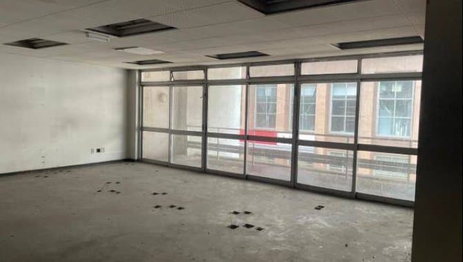 Foto 15 de 19: Comercial em leilão em Porto Alegre - RS, bairro Centro Histórico — Prédio Comercial 2.700 m² - Centro Histórico - Porto Alegre - RS