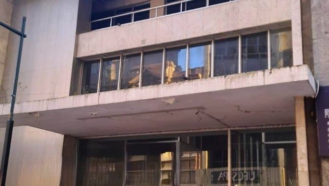 Foto 1 de 19: Comercial em leilão em Porto Alegre - RS, bairro Centro Histórico — Prédio Comercial 2.700 m² - Centro Histórico - Porto Alegre - RS