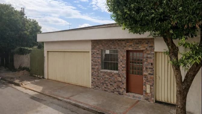 Foto 1 de 5: Casa em leilão em Promissão - SP, bairro Centro — Parte Ideal (16,25%) sobre Casa em Terreno de 400 m² - Centro - Promissão - SP