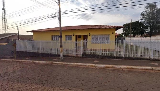 Foto 1 de 5: Casa em leilão em Arandu - SP, bairro Centro — Domínio Útil sobre Casa 344 m² - Centro - Arandu - SP