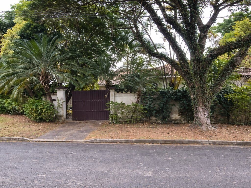 Foto 4 de 14: Casa em leilão em São Carlos - SP, bairro Parque Sabará — Casa em Condomínio com Área de 3.185 m² - Condomínio Parque Sabará - São Carlos - SP