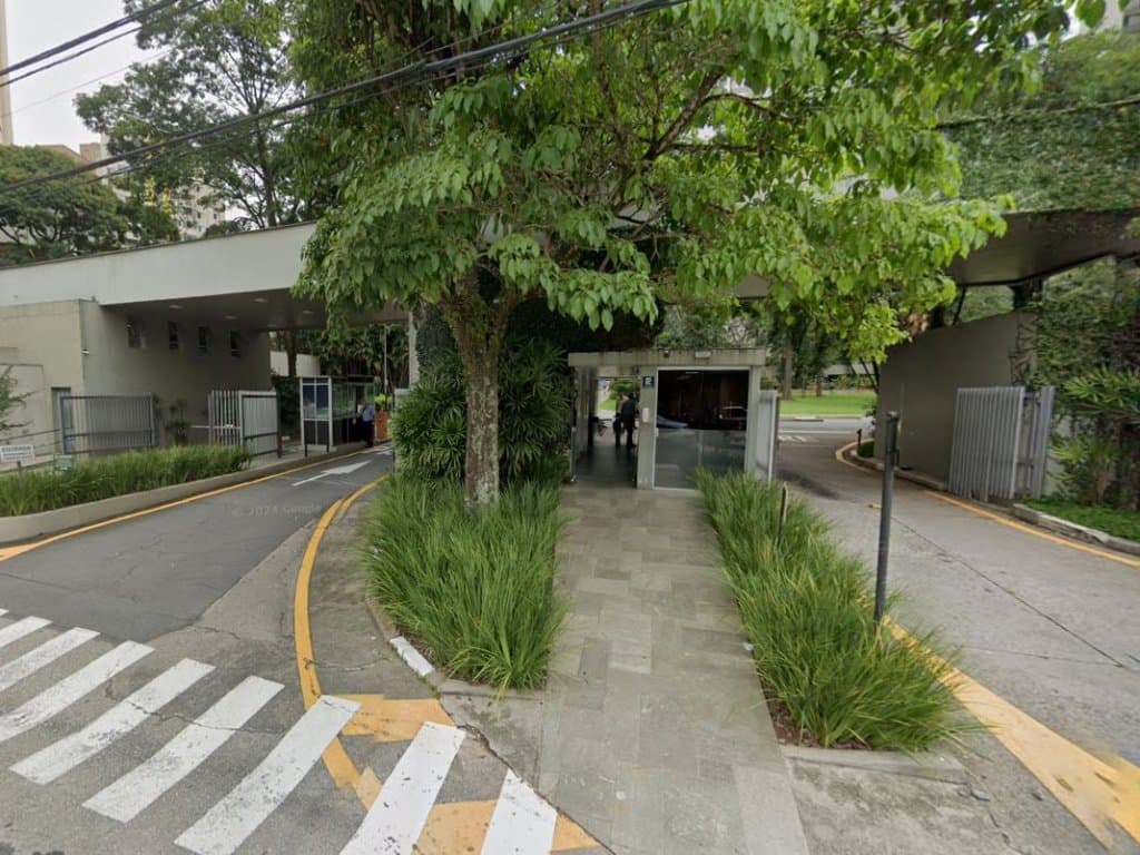 Foto 3 de 19: Apartamento em leilão em São Paulo - SP, bairro Vila Suzana — Apartamento 140 m² e 02 Vagas de Garagem no Condomínio Portal do Morumbi - Vila Suzana - São Paulo - SP