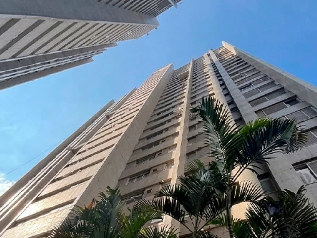 Foto 2 de 19: Apartamento em leilão em São Paulo - SP, bairro Vila Suzana — Apartamento 140 m² e 02 Vagas de Garagem no Condomínio Portal do Morumbi - Vila Suzana - São Paulo - SP