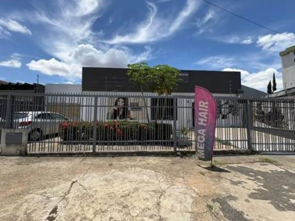Foto 2 de 2: Casa em leilão em Goiânia - GO, bairro Setor Coimbra — Casa 293 m² - Goiânia-GO - Av. Perimetral, 2.364 - Setor Coimbra