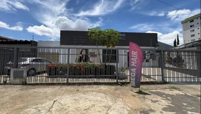 Foto 1 de 2: Casa em leilão em Goiânia - GO, bairro Setor Coimbra — Casa 293 m² - Goiânia-GO - Av. Perimetral, 2.364 - Setor Coimbra