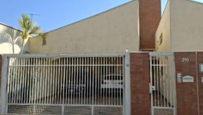 Foto 2 de 3: Casa em leilão em Botucatu - SP, bairro Centro — Casa 269 m² - Centro - Botucatu - SP