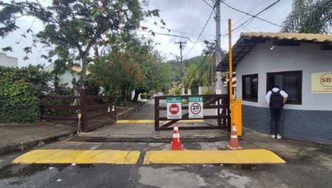 Foto 1 de 4: Casa em leilão em Niterói - RJ, bairro Itaipu — Casa em Condomínio com Área de 1.578 m² - Itaipu - Niterói - RJ