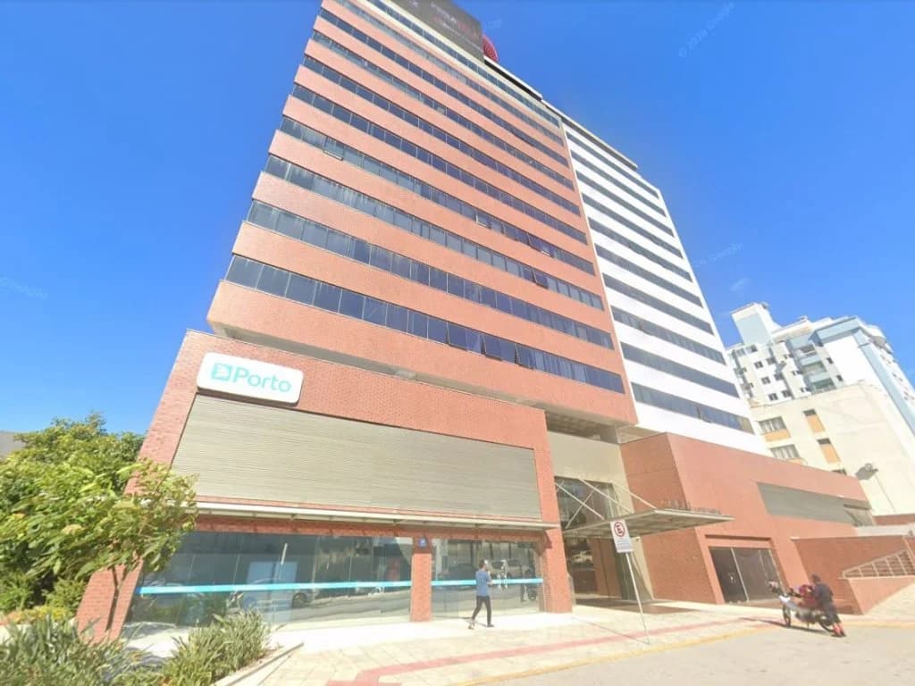 Foto 2 de 3: Comercial em leilão em Florianópolis - SC, bairro Estreito — Loja 209 m² (no Edifício Céu Empresarial) - Estreito - Florianópolis - SC