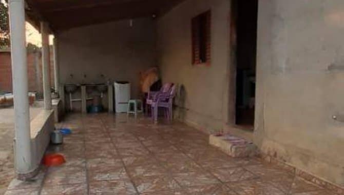 Foto 4 de 18: Casa em leilão em Urucuia - MG, bairro Centro — Casa 138 m² - Centro - Urucuia - MG