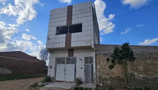 Foto 5 de 6: Casa em leilão em Santa Cruz Do Capibaribe - PE, bairro Dona Dom — Casa 176 m² - Dona Dom - Santa Cruz do Capibaribe - PE