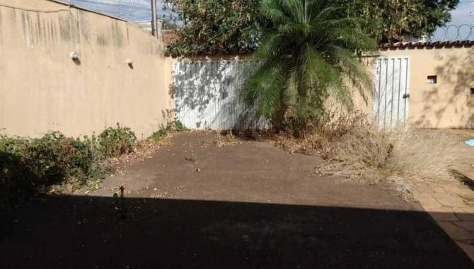 Foto 27 de 28: Casa em leilão em Uberaba - MG, bairro Grande Horizonte — Casa 297 m² - Grande Horizonte - Uberaba - MG
