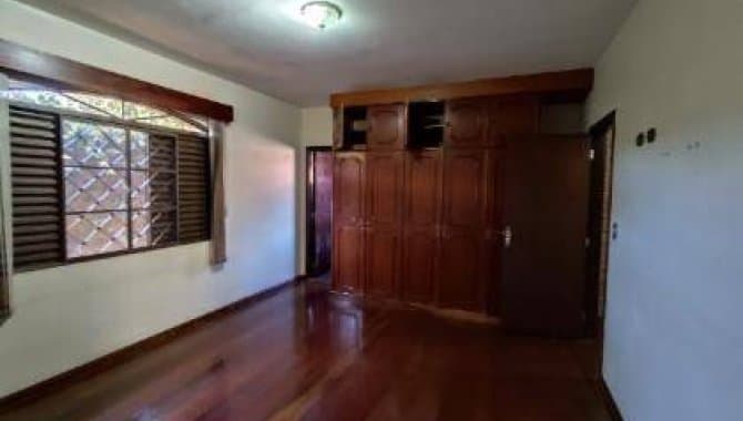 Foto 8 de 40: Casa em leilão em Faxinal - PR, bairro Centro — Casa 350 m² - Centro - Faxinal - PR