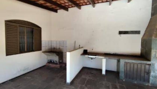Foto 4 de 40: Casa em leilão em Faxinal - PR, bairro Centro — Casa 350 m² - Centro - Faxinal - PR