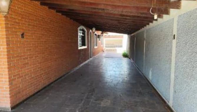 Foto 14 de 40: Casa em leilão em Faxinal - PR, bairro Centro — Casa 350 m² - Centro - Faxinal - PR