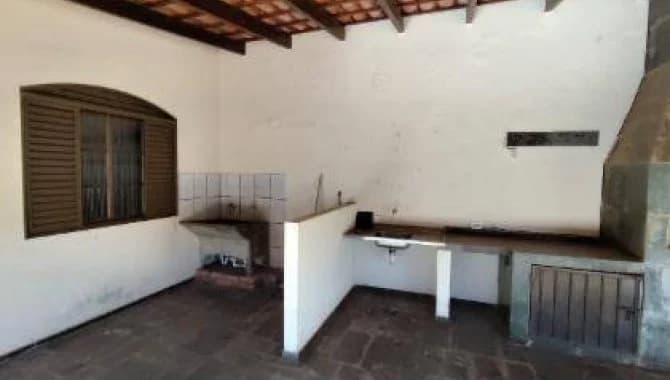 Foto 23 de 40: Casa em leilão em Faxinal - PR, bairro Centro — Casa 350 m² - Centro - Faxinal - PR