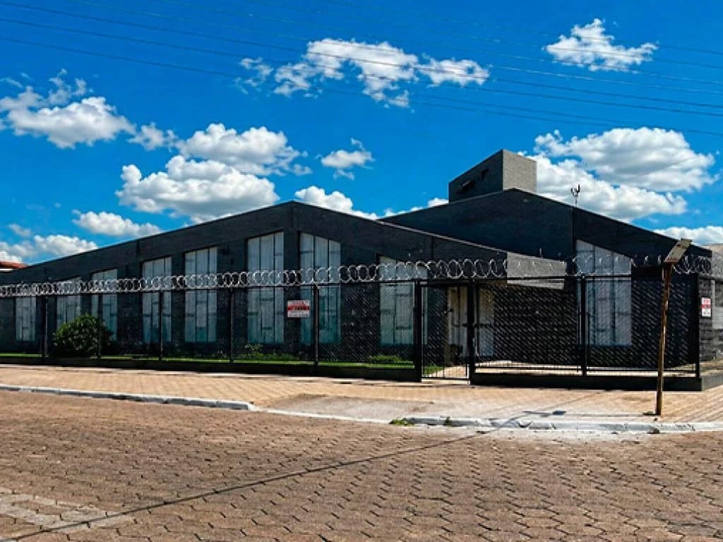 Foto 8 de 8: Comercial em leilão em Mozarlândia - GO, bairro Centro — Imóvel Comercial 420 m² - Centro - Mozarlândia - GO