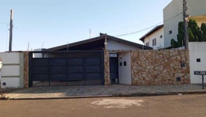 Foto 1 de 2: Casa em leilão em Bauru - SP, bairro Parque Jardim Europa — Casa 23 m² - Bauru-SP - Rua Aviador Ribeiro de Barros, 5-40 - Parque Jardim Europa