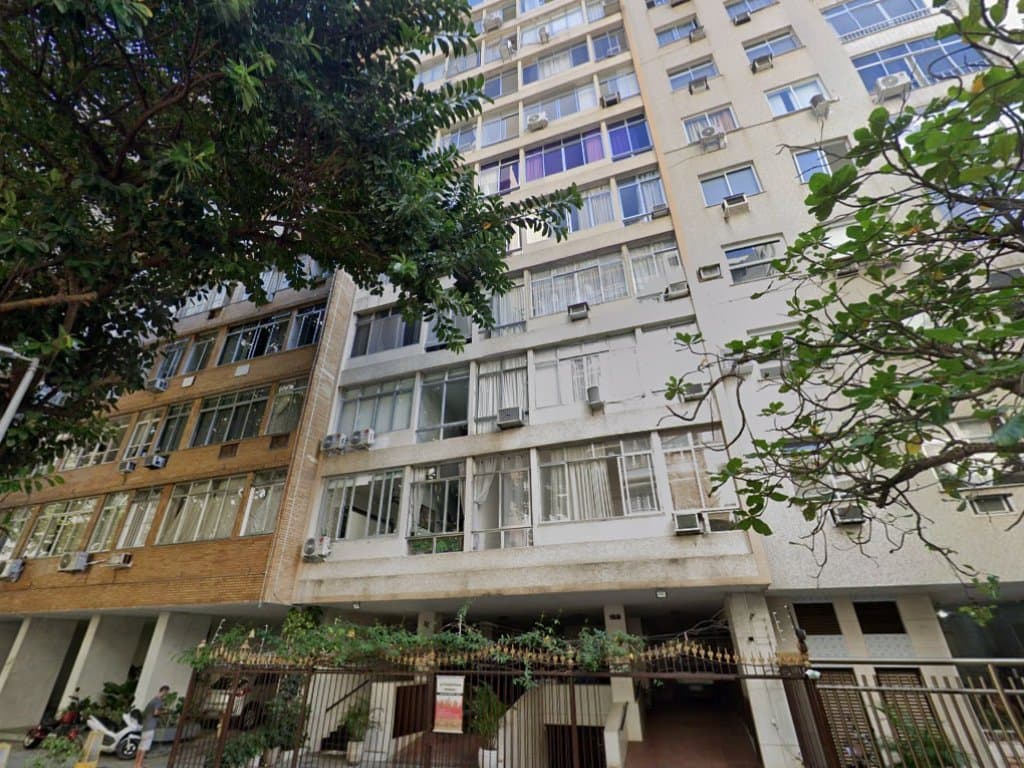 Foto 1 de 6: Apartamento em leilão em Rio De Janeiro - RJ, bairro Copacabana — Apartamento 50 m² (Praia de Copacabana) - Copacabana - Rio de Janeiro - RJ