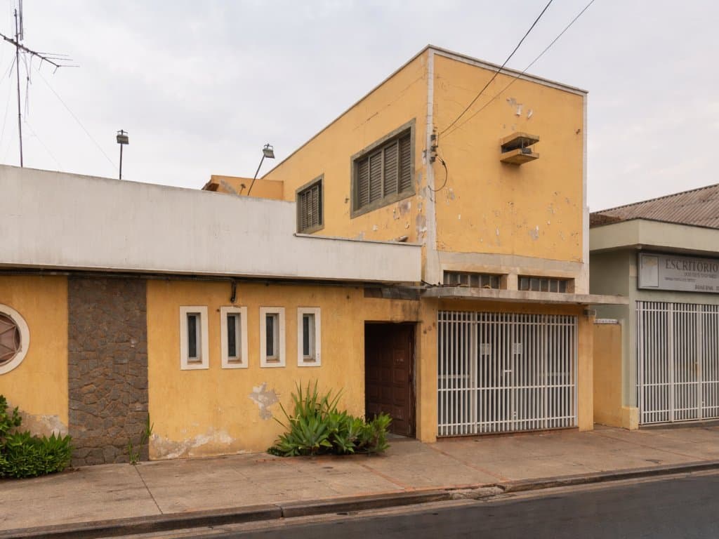 Foto 2 de 5: Comercial em leilão em Santa Cruz Do Rio Pardo - SP, bairro Centro — Parte Ideal (50%) sobre Prédio Comercial 187 m² - Centro - Santa Cruz do Rio Pardo - SP