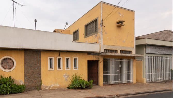Foto 1 de 5: Comercial em leilão em Santa Cruz Do Rio Pardo - SP, bairro Centro — Parte Ideal (50%) sobre Prédio Comercial 187 m² - Centro - Santa Cruz do Rio Pardo - SP