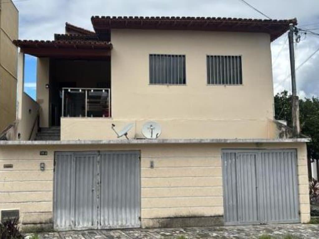Casa em leilão em Eunápolis - BA, bairro Centro — Casa 126 m² - Eunápolis-BA - Rua Filinto Vaz, 199 - Centro