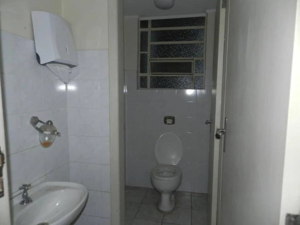 Foto 34 de 68: Comercial em leilão em Porto Alegre - RS, bairro Independência — Sala Comercial 378 m² - Independência - Porto Alegre - RS