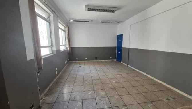 Foto 2 de 16: Comercial em leilão em São Paulo - SP, bairro Centro — Sala Comercial, Sala Comercial, 0 Vaga(S) de Garagem