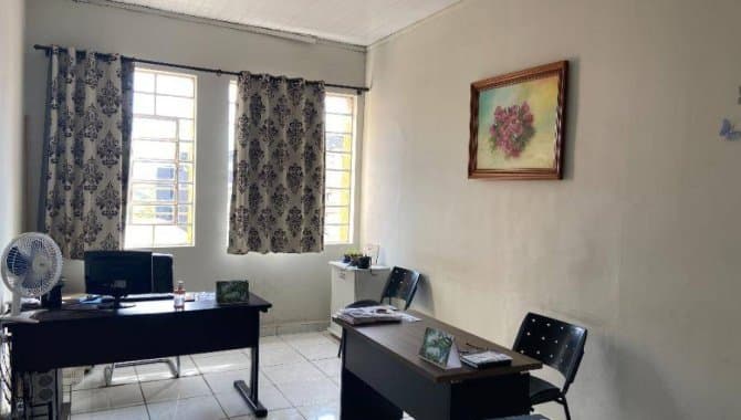 Foto 2 de 35: Comercial em leilão em Ponta Grossa - PR, bairro Centro — Sala Comercial, Sala Comercial, 0 Vaga(S) de Garagem