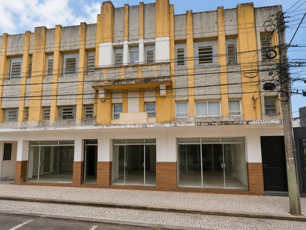 Foto 1 de 12: Comercial em leilão em Ponta Grossa - PR, bairro Centro — Sala Comercial 169 m² (Conj. 21) - Centro - Ponta Grossa - PR