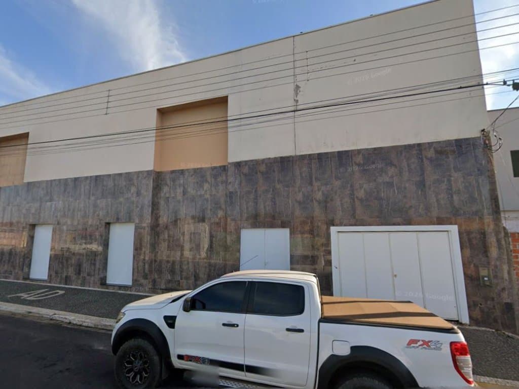 Foto 2 de 15: Comercial em leilão em Conchal - SP, bairro Jardim Peris — Prédio Comercial 715 m² - Jardim Peris - Conchal - SP