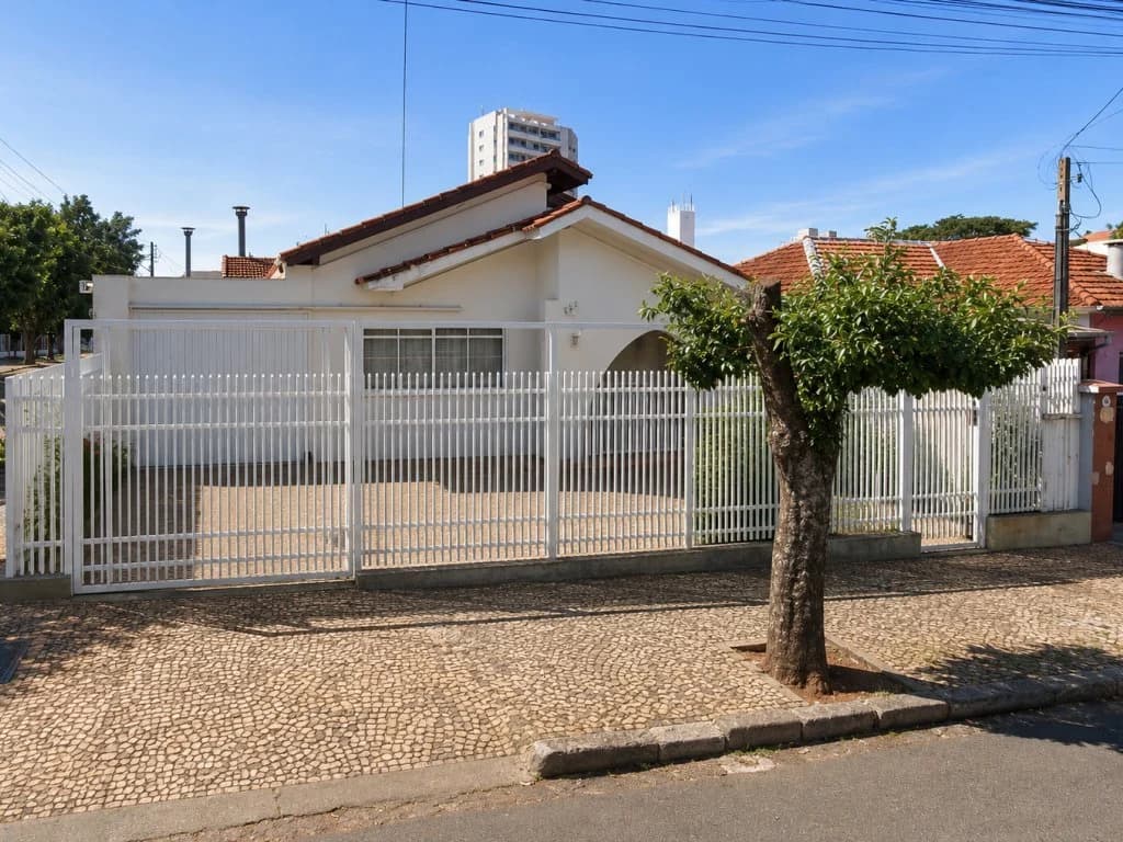 Foto 1 de 4: Casa em leilão em Lins - SP, bairro Vila Alta — Nua Propriedade sobre Casa 232 m² - Vila Alta - Lins - SP