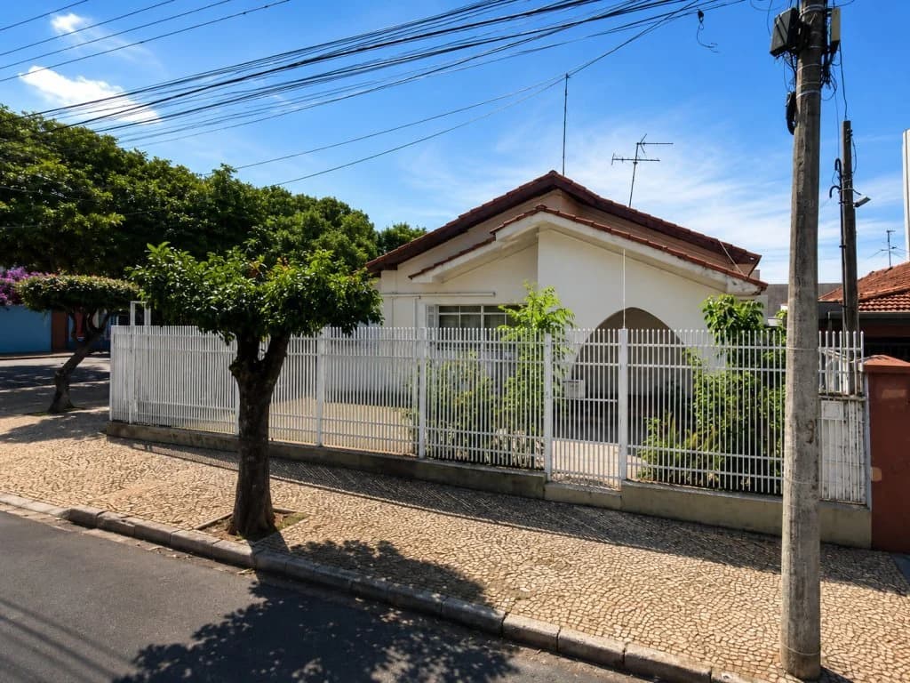 Foto 2 de 4: Casa em leilão em Lins - SP, bairro Vila Alta — Nua Propriedade sobre Casa 232 m² - Vila Alta - Lins - SP