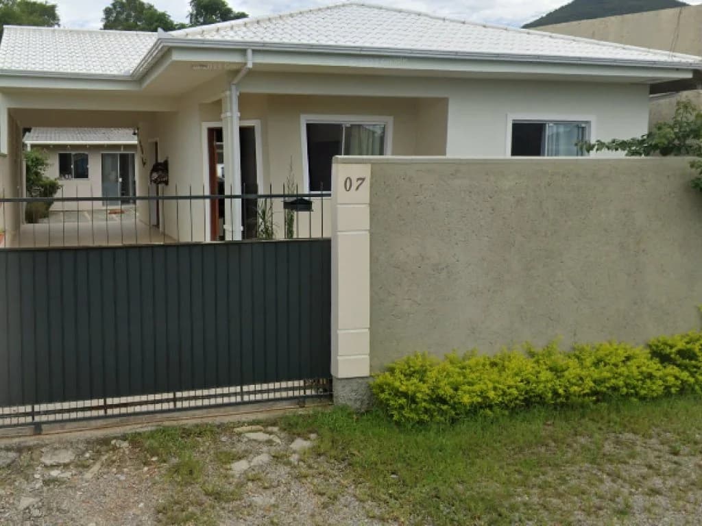 Foto 2 de 5: Casa em leilão em Palhoça - SC, bairro Praia de Fora — Casa 245 m² - Praia de Fora - Palhoça- RS