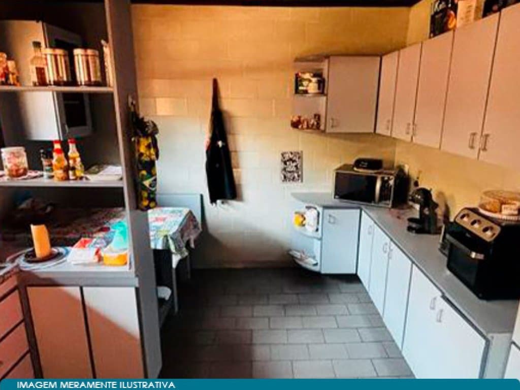 Foto 11 de 17: Casa em leilão em Cotia - SP, bairro Granja Vianna — Casa em Condomínio 231 m² - Pinus Park - Cotia - SP