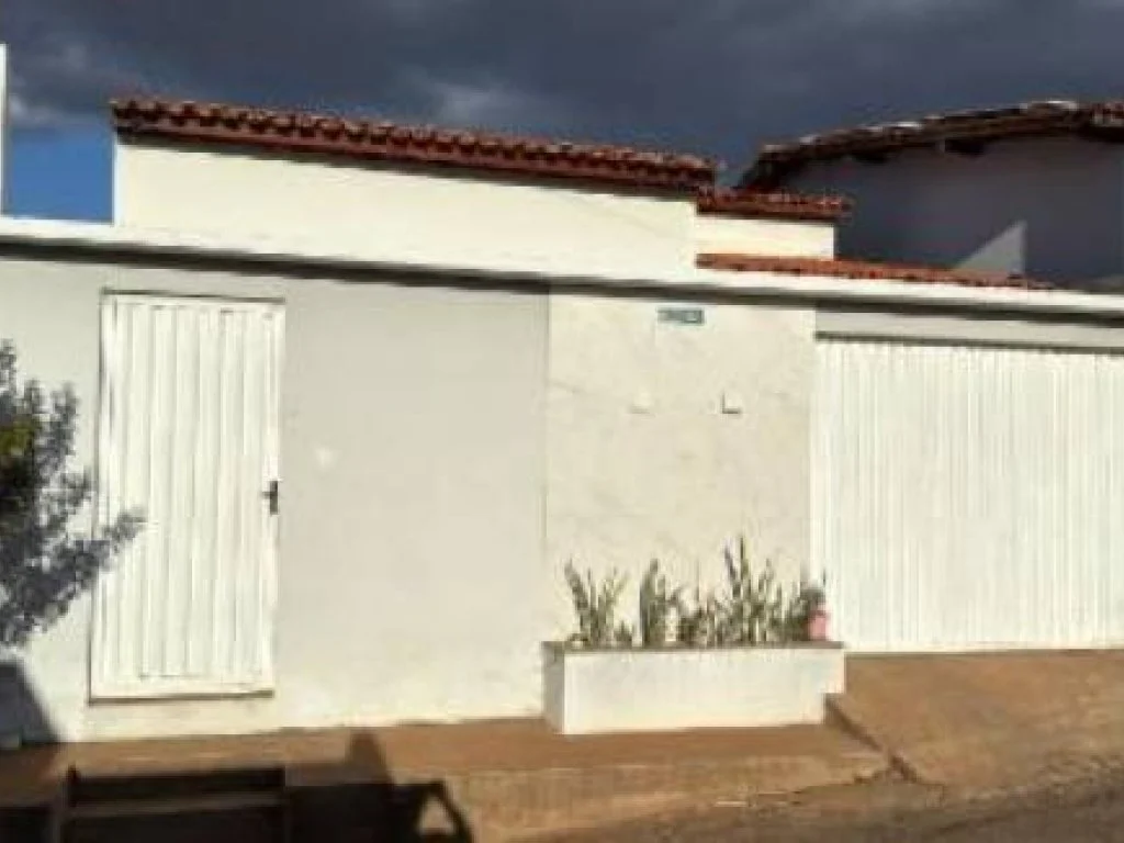 Foto 1 de 16: Casa em leilão em Ibiassucê - BA, bairro Alto do Cruzeiro — Casa 67 m² - Alto do Cruzeiro - Ibiassucê - BA