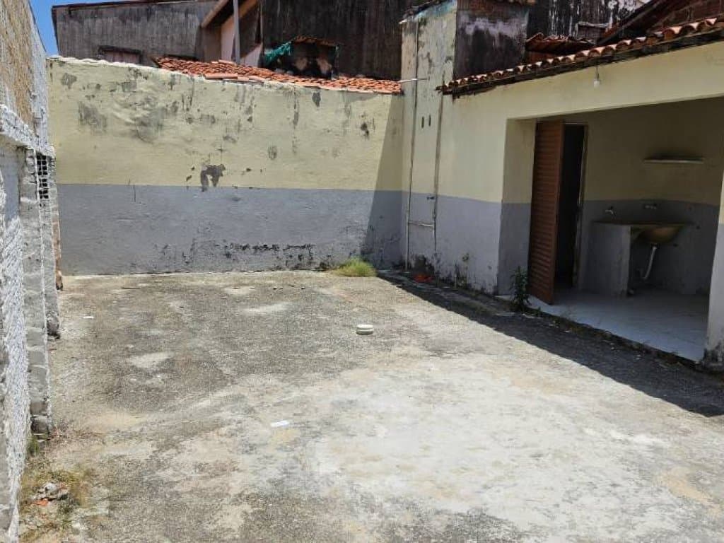 Foto 35 de 41: Casa em leilão em Fortaleza - CE, bairro Guajeru — Casa 86 m² - Guajeru - Fortaleza - CE