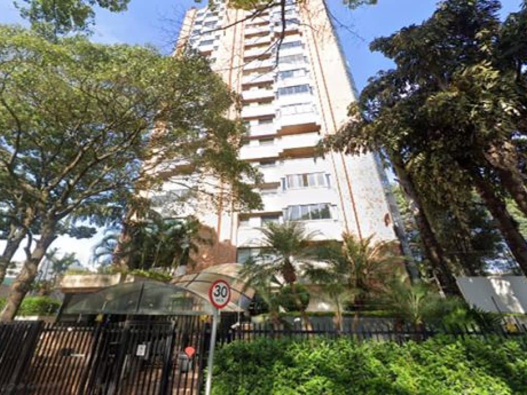 Apartamento em leilão em São Paulo - SP, bairro Indianópolis — Apartamento 200 m² - São Paulo-SP - Alameda dos Guaramormis, 739 - Apto. 121 - Indianópolis