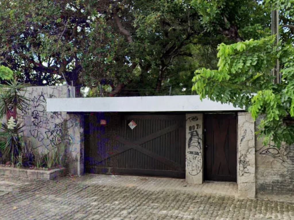 Foto 2 de 10: Casa em leilão em Fortaleza - CE, bairro Barroso — Casa de Alto Padrão em Terreno de 7.832 m² - Barroso - Fortaleza - CE